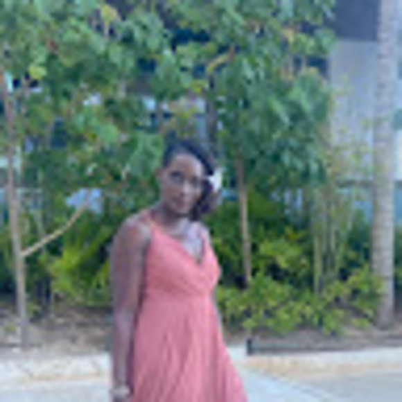 Meet your Posher, Julia - Picture 1 of 1